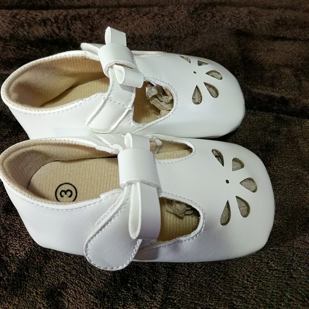 Shoes - Picture 2 of 3